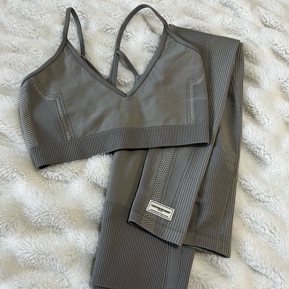 The Giving Movement Gray Activewear Set